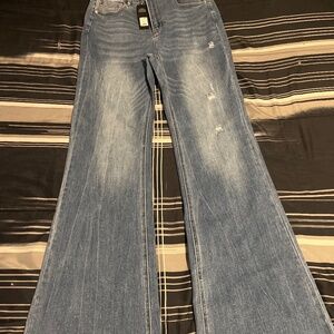 Ripped Stretch Flare Jeans